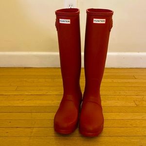 New Hunter Boots Size 8